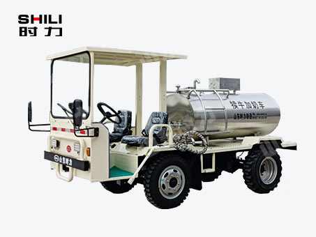 1方電動四輪犢牛喂奶車（臥式罐、帶攪拌）